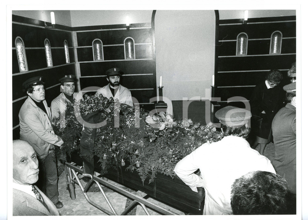 Fotografia d epoca originale 1986 MILANO Funerali Michele SINDONA  Camera ardente con salma Foto 24x18 cm 1