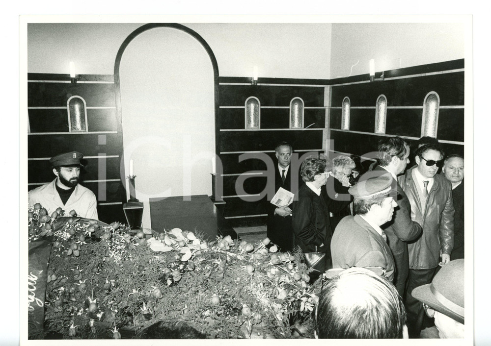 Fotografia d epoca originale 1986 MILANO Funerali Michele SINDONA  Camera ardente con salma  Foto 24x18 cm 1