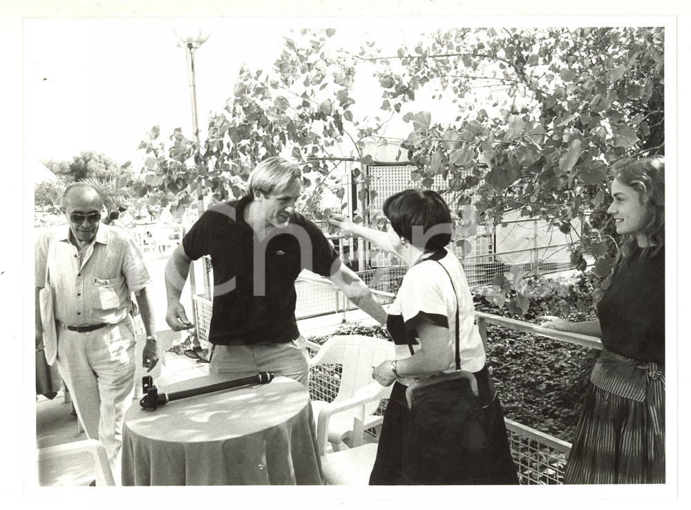 Fotografia d epoca originale 1985 – Venezia Cinema – Gérard Depardieu, Agnès Varda e Sandrine Bonnaire 2 1