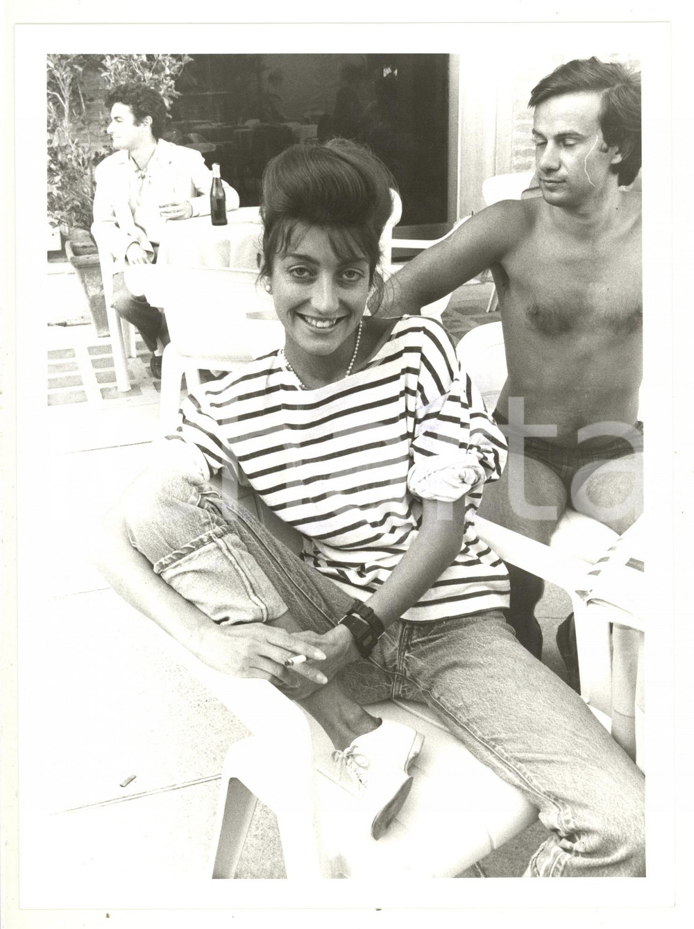 1984 VENEZIA Mostra del Cinema - Ritratto di Pascale OGIER ai tavolini di un bar