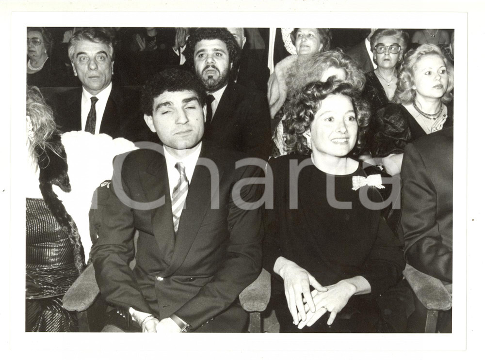 Fotografia d epoca originale 1990 ca SPORT Pugile Patrizio OLIVA tra il pubblico di un evento  Foto 24x18 cm 1