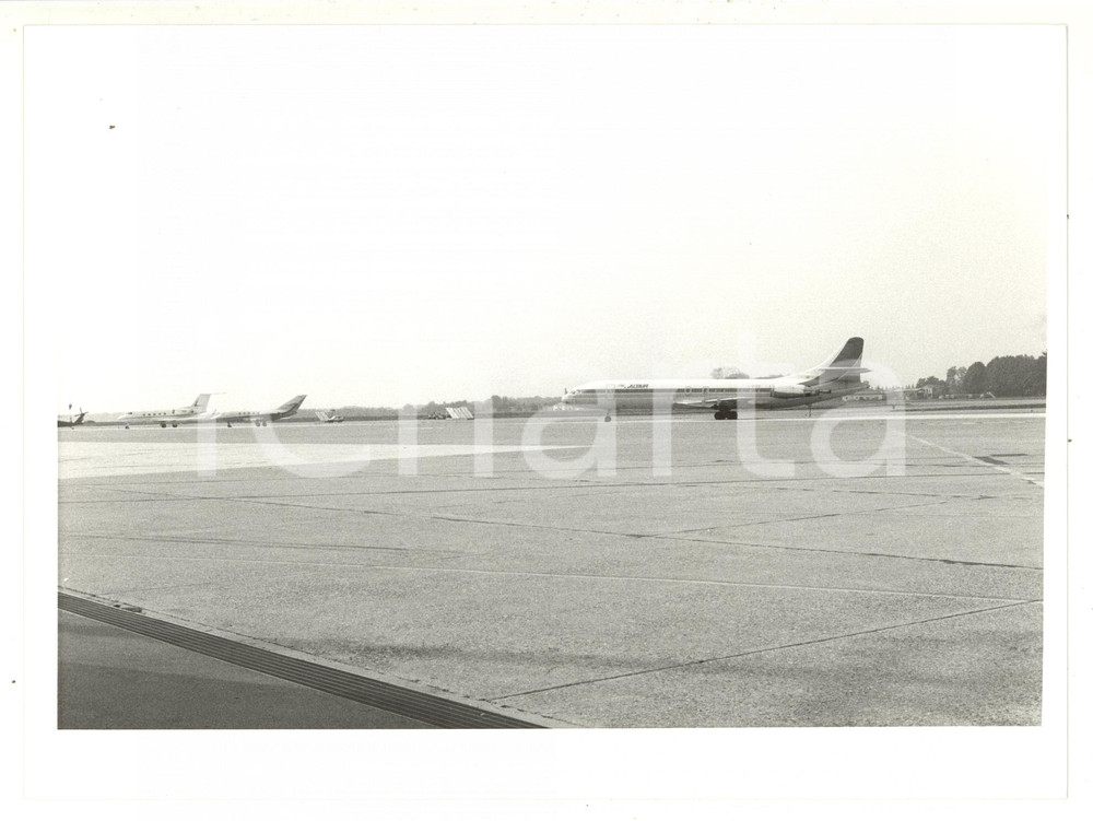 1985 ca MILANO Aeroporto MALPENSA - Aereo ALTAIR sulla pista - Foto 24x18 cm