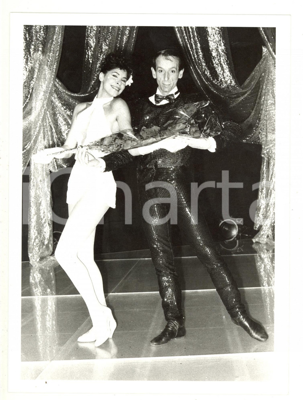 Fotografia d epoca originale 1985 ca ITALIA Silvano SCARPA e Milly D ABBRACCIO sulla pista da ballo  Foto 1