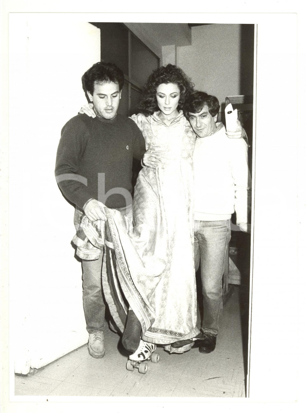 Fotografia d epoca originale 1986 RAI UNO Io a modo mio Eleonora BRIGLIADORI con i pattini 1  Foto 18x24 1