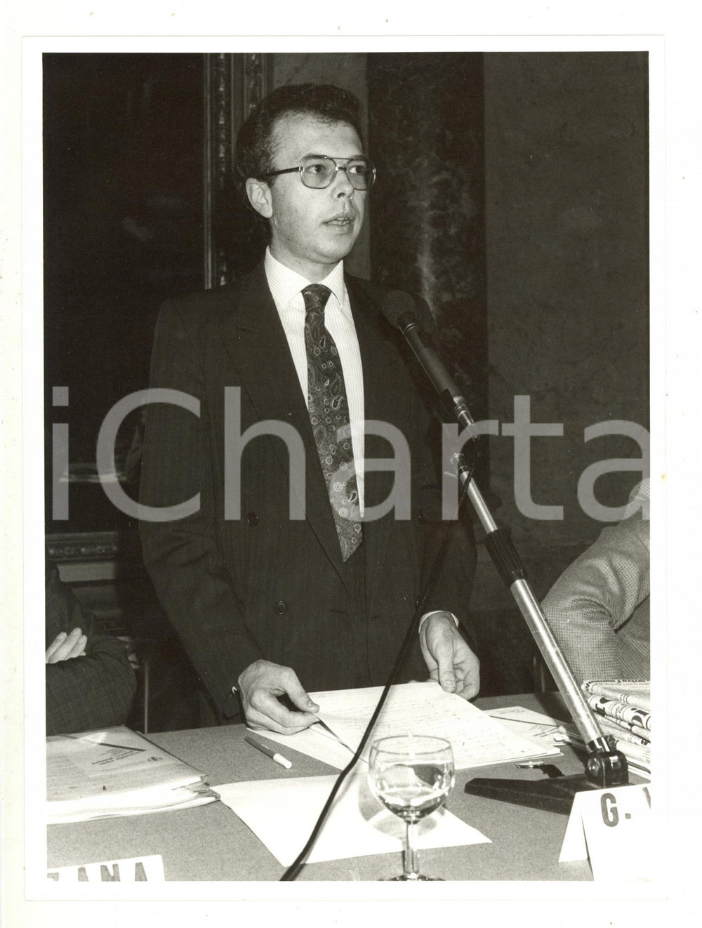 Fotografia d epoca originale 1985 ca MILANO POLITICA DC  Gianni VERGA a una conferenza stampa 1  Foto 1