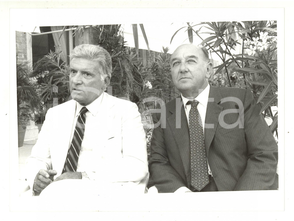 Fotografia d epoca originale 1985 ca VENEZIA Mostra del Cinema  Sergio ZAVOLI e Giuseppe ROSSINI Foto 24x18 1
