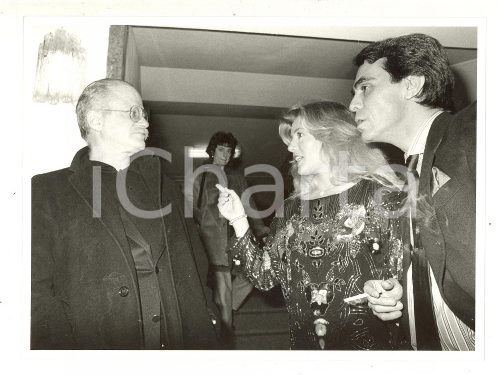 Fotografia d epoca originale 1985 ca COSTUME  Gino PAOLI Patricia PILCHARD Aldo TERLIZZI 2  Foto 24x18 cm 1