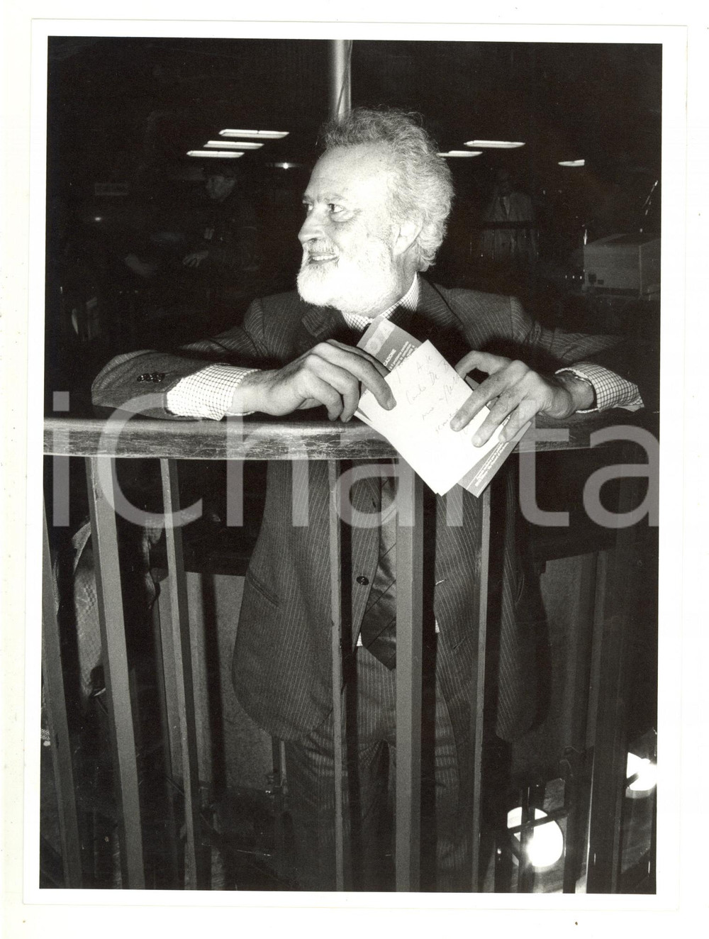 Fotografia d epoca originale 1985 ca ITALIA  Ritratto di Eugenio SCALFARI a un convegno 3  Foto 18x24 cm 1