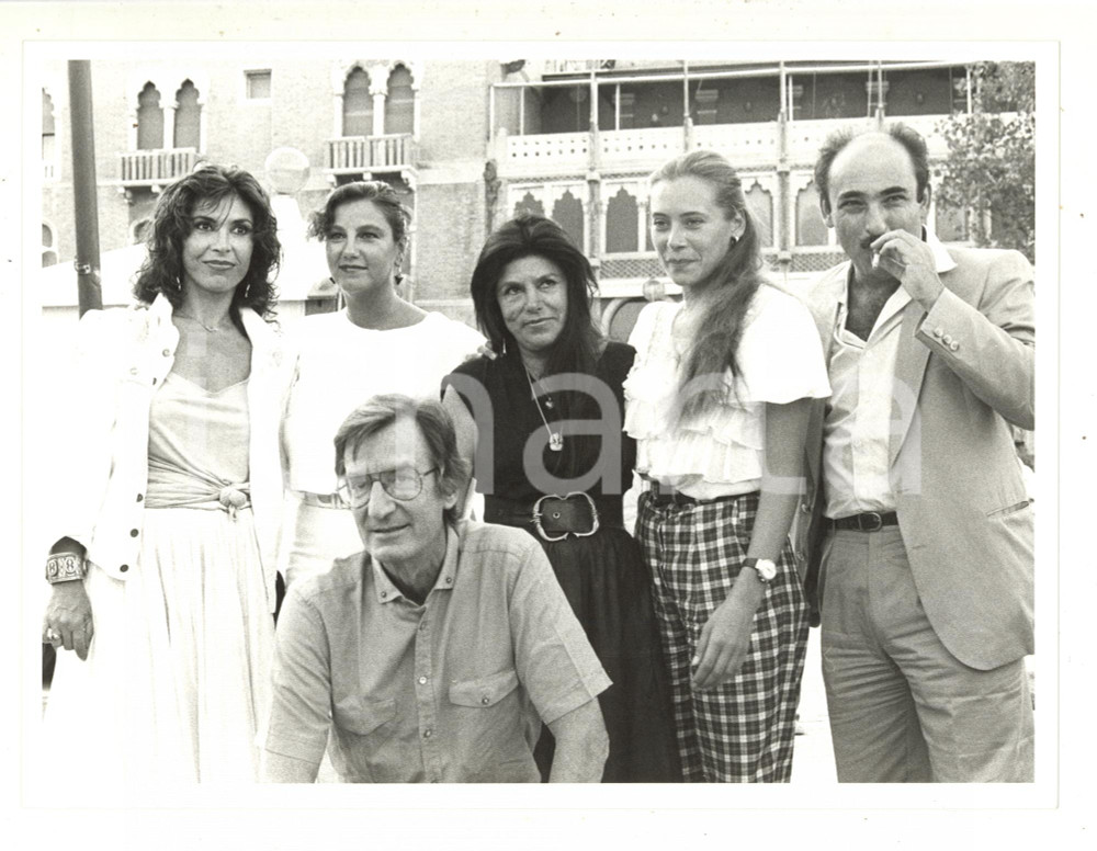 Fotografia d epoca originale 1985 VENEZIA Mostra del Cinema  Carlo LIZZANI con il cast di Mamma Ebe 2 1