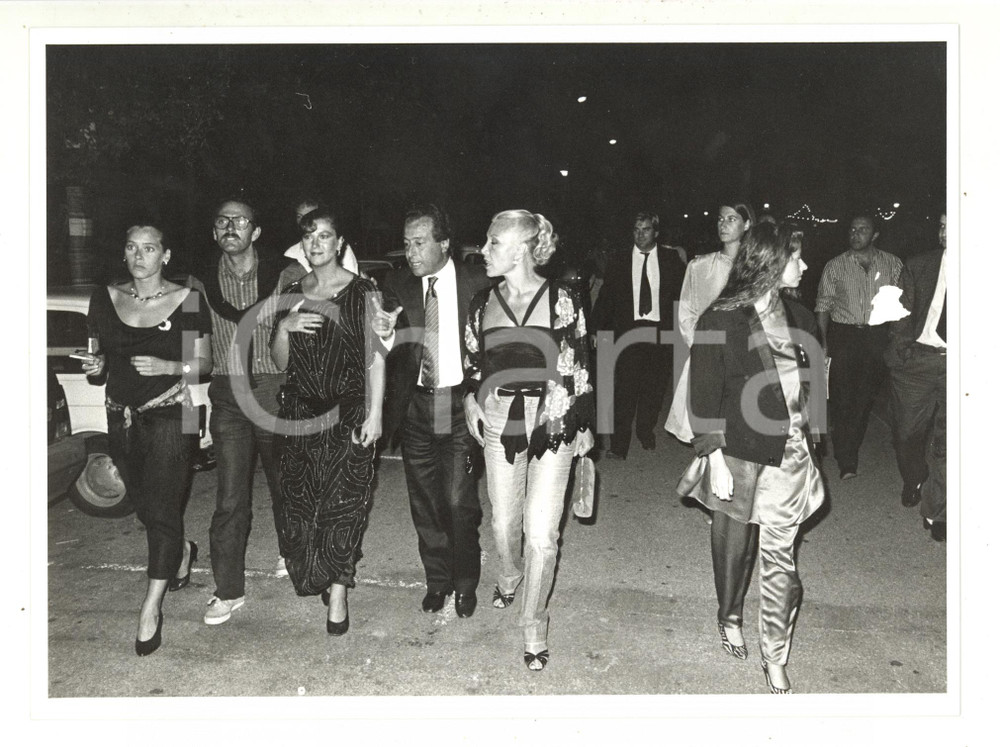 Fotografia d epoca originale 1985 VENEZIA Mostra del Cinema  Passeggiata Stefania SANDRELLI Barbara DE ROSSI 1