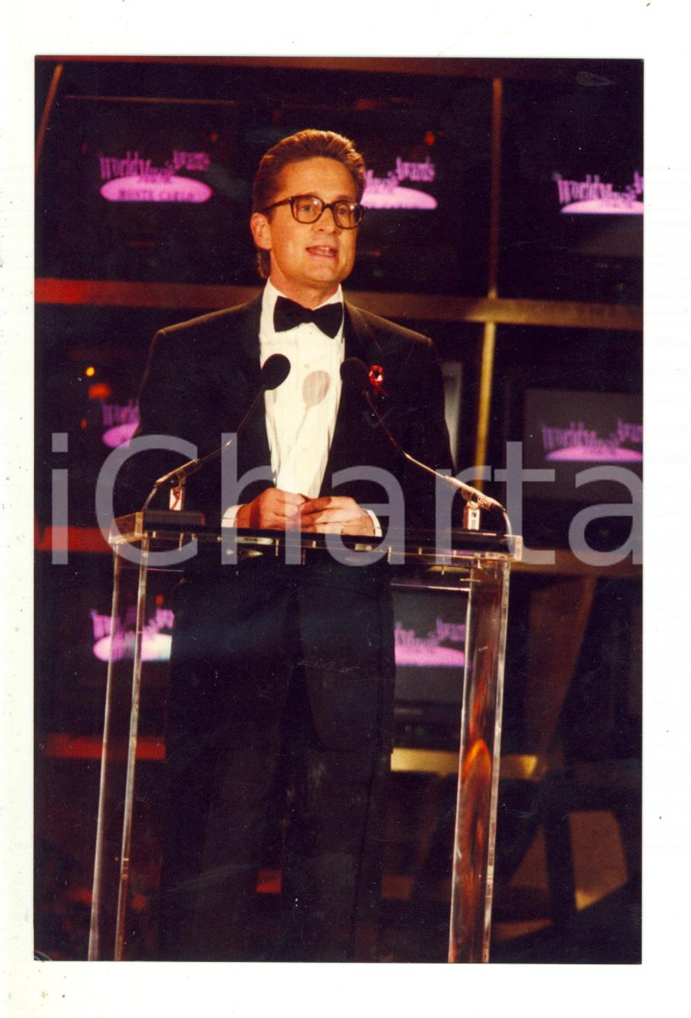 1993 MONTE CARLO "World Music Awards" - Michael DOUGLAS presenta l'evento - Foto