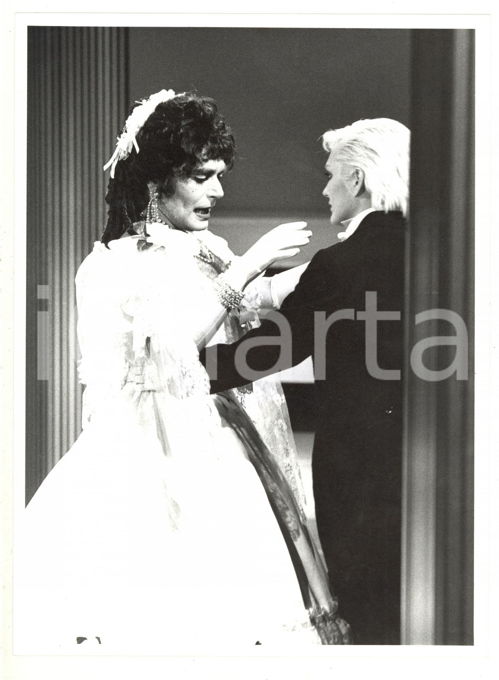 1985 RAI "Diario di un LP" - Anna OXA Leopoldo MASTELLONI ballano un valzer (2)