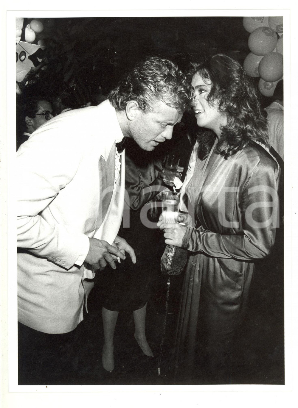 1986 CANNES Festival del Cinema - Maruschka DETMERS Urbano BARBERINI a un party