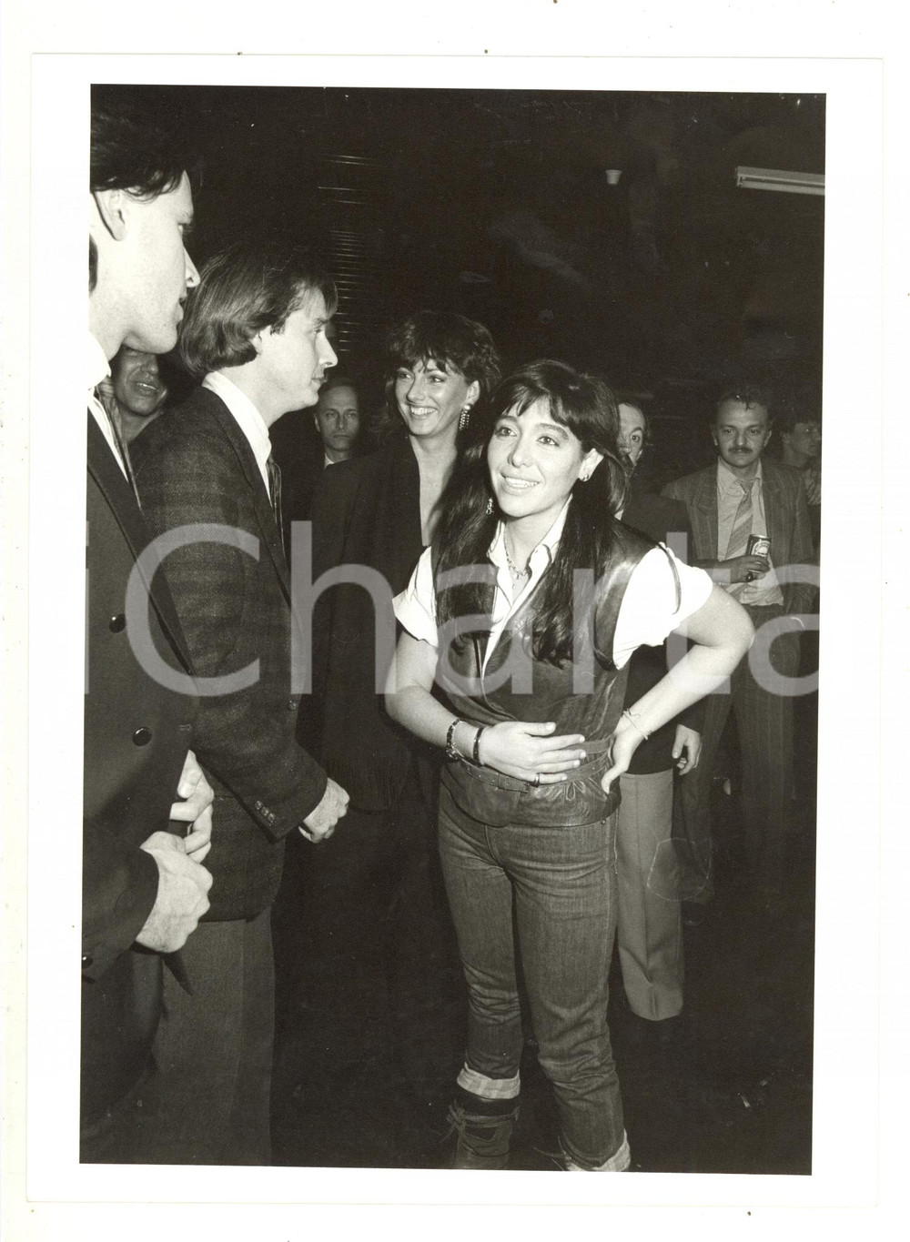 Fotografia d epoca originale 1980 ca COSTUME  Emanuela FALCETTI e Maurizio LUPI a un party 2  Foto 18x24 1