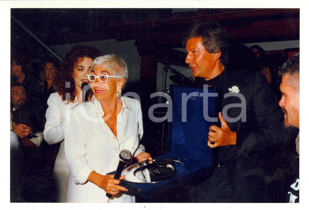 Fotografia d epoca originale 1996 CINEMA Lina WERTMULLER a una premiazione  Foto 23x15 cm 1