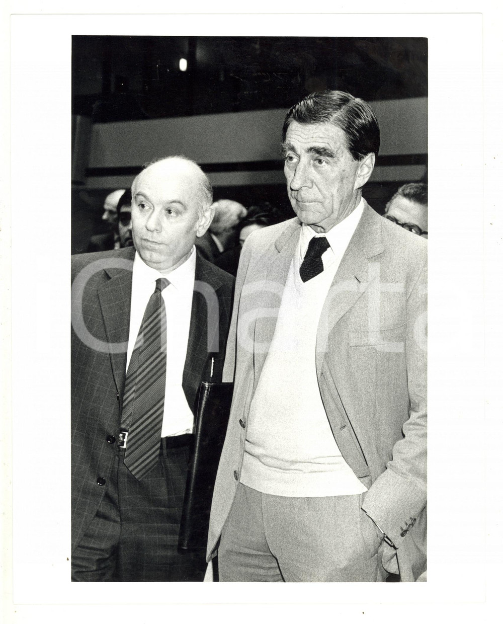 Fotografia d epoca originale 1986 MILANO  Salvatore LIGRESTI con l ingegnere PESTALOZZA  Foto 18x24 cm 1