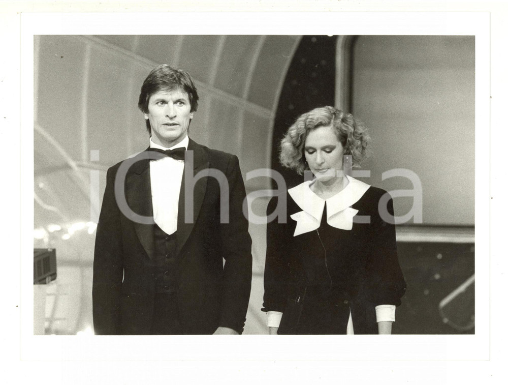 1985 RAI UNO "Loretta Goggi in Quiz" - Ritratto di Loretta GOGGI e Gianni BREZZA
