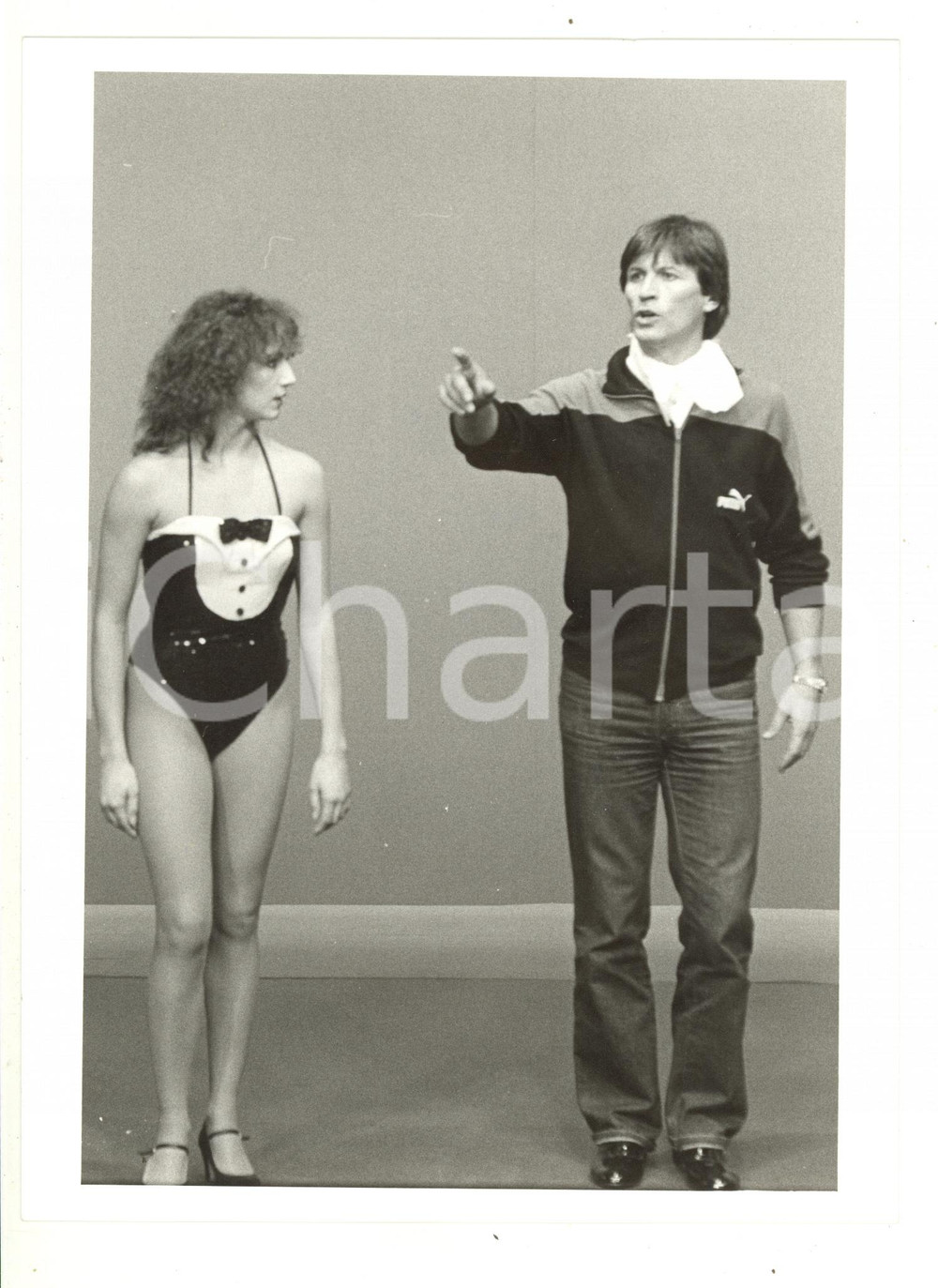 1985 ca RAI UNO - Gianni BREZZA prova una coreografia - Foto 18x24 cm