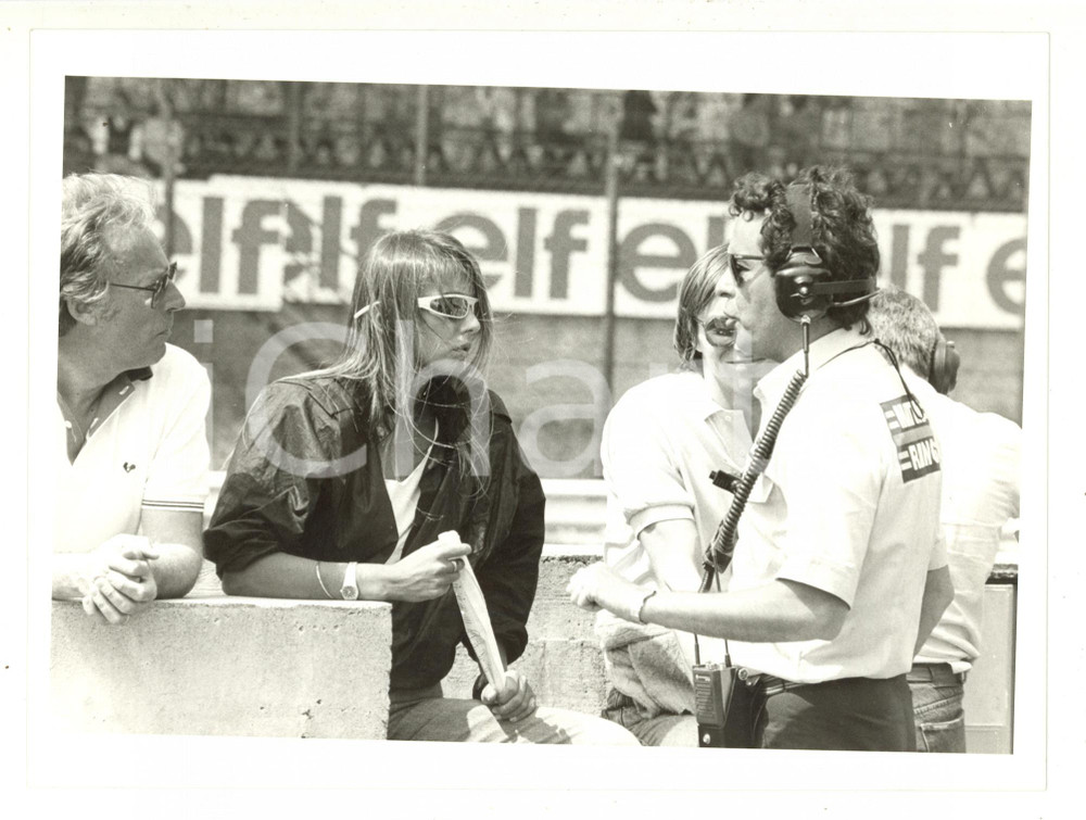1985 ca MONZA FORMULA UNO Massimo SIGALA con Giorgia e Cesare FIORIO Foto 24x18