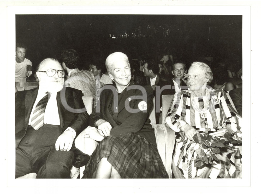 Fotografia d epoca originale 1984 VENEZIA Mostra del Cinema  Sergio LEONE e Maria Pia FANFANI Foto 1