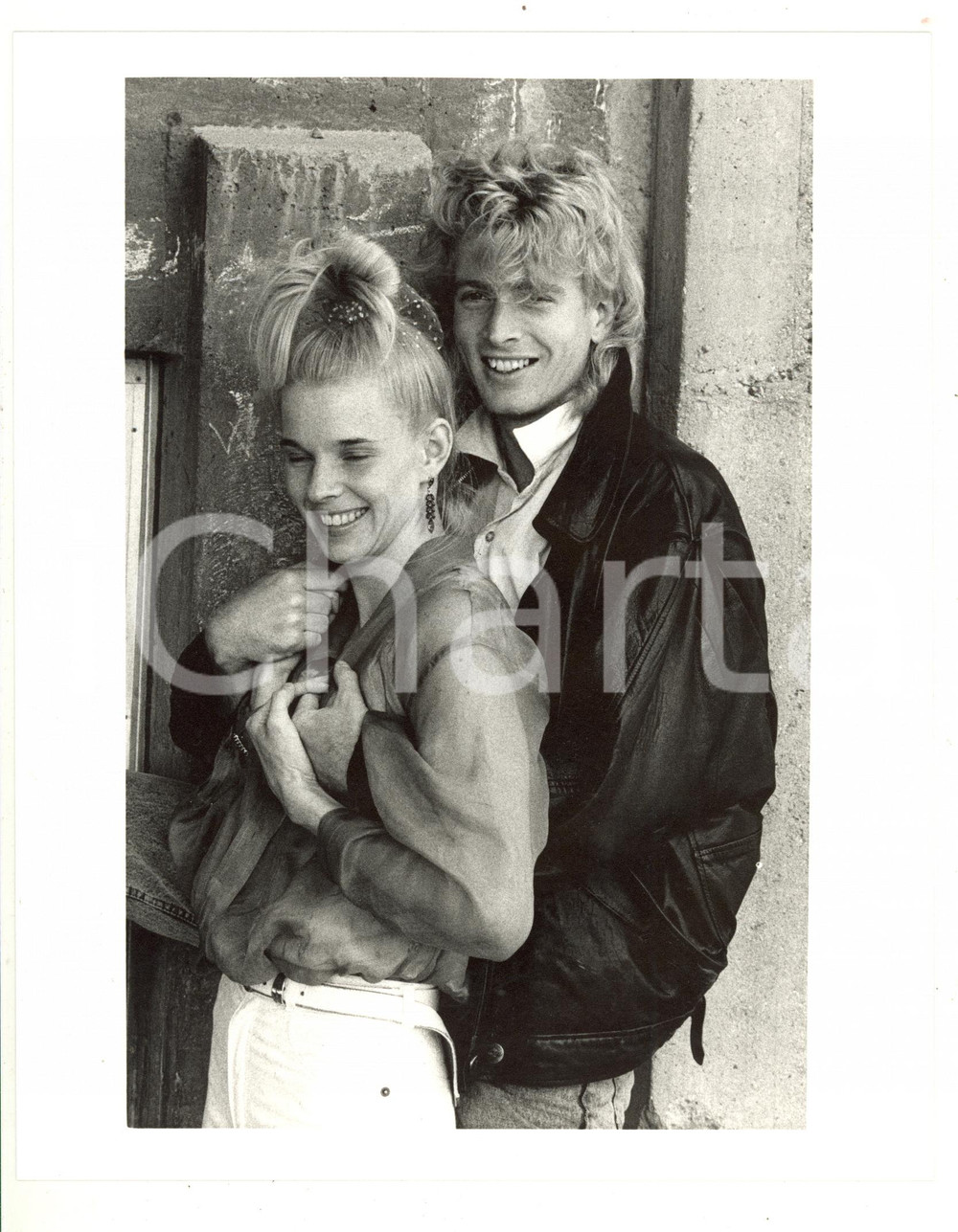 Fotografia d epoca originale 1985 ca COSTUME  Ritratto di Sara CARLSON con il fidanzato Christopher 4 1