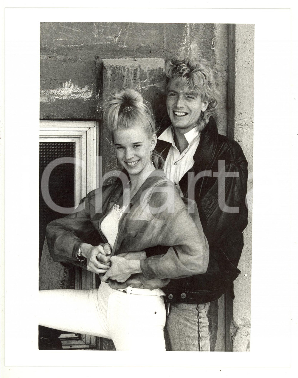 Fotografia d epoca originale 1985 ca COSTUME  Ritratto di Sara CARLSON con il fidanzato Christopher 5 1
