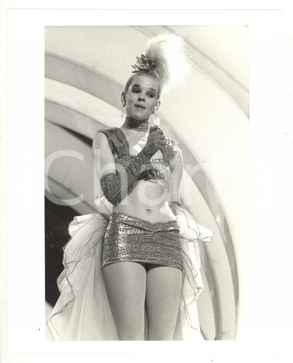 Fotografia d epoca originale 1987 RAI UNO Un disco per l estate  Sara CARLSON con un accendino Foto 18x24 1