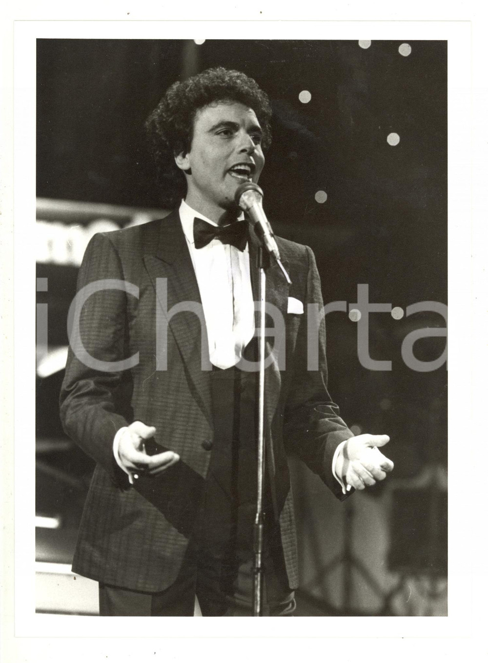 Fotografia d epoca originale 1985 FESTIVAL DI SANREMO  CHRISTIAN sul palco dell Ariston 1  Foto 18x24 cm 1