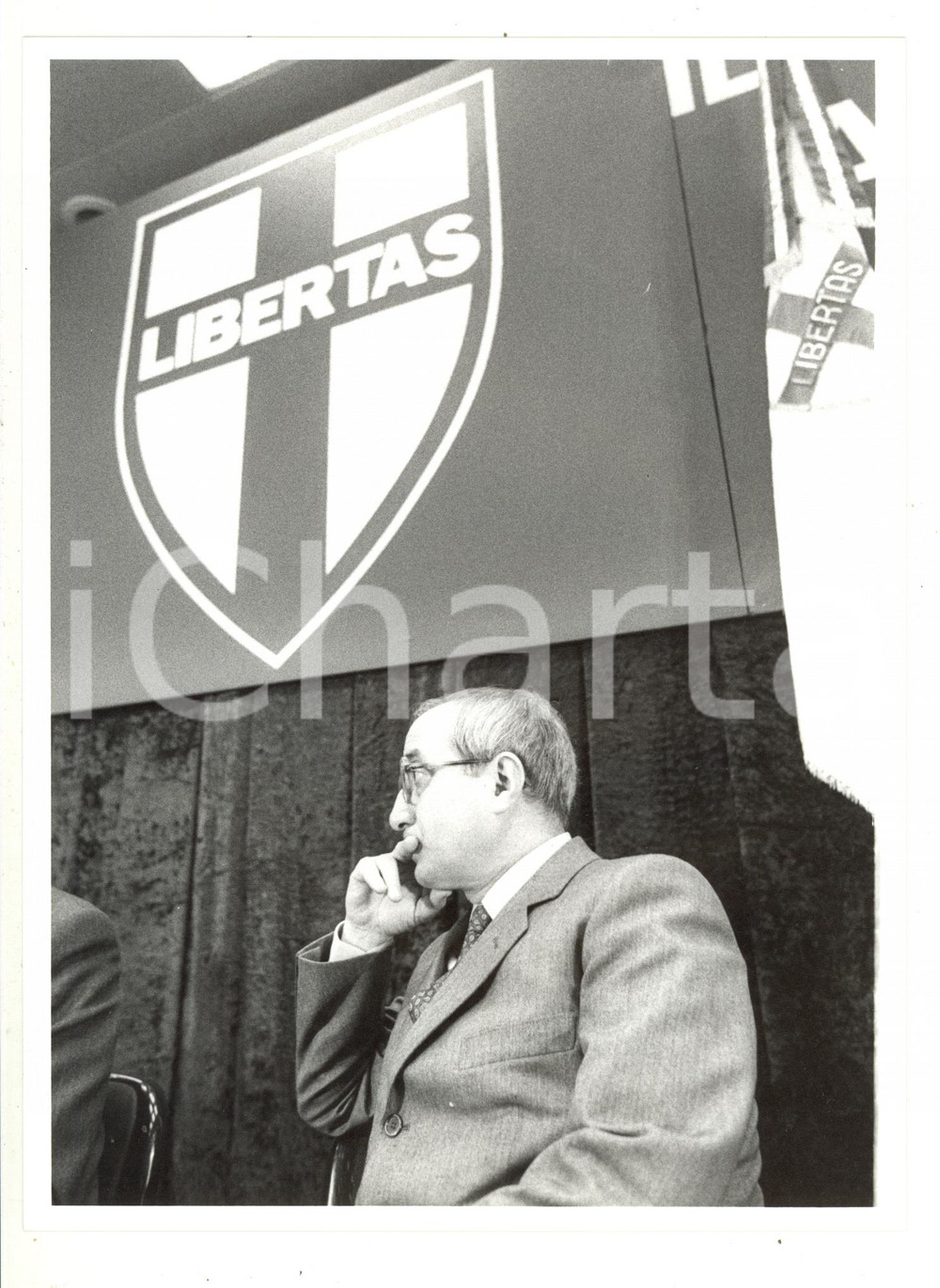 Fotografia d epoca originale 1985 ca MILANO POLITICA Ritratto di Enrico DE MITA a un convegno DC 6  Foto 1