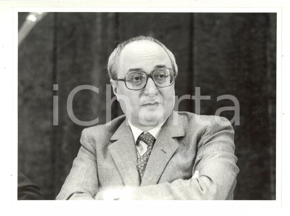 Fotografia d epoca originale 1985 ca MILANO POLITICA Ritratto di Enrico DE MITA a un convegno DC 9  Foto 1