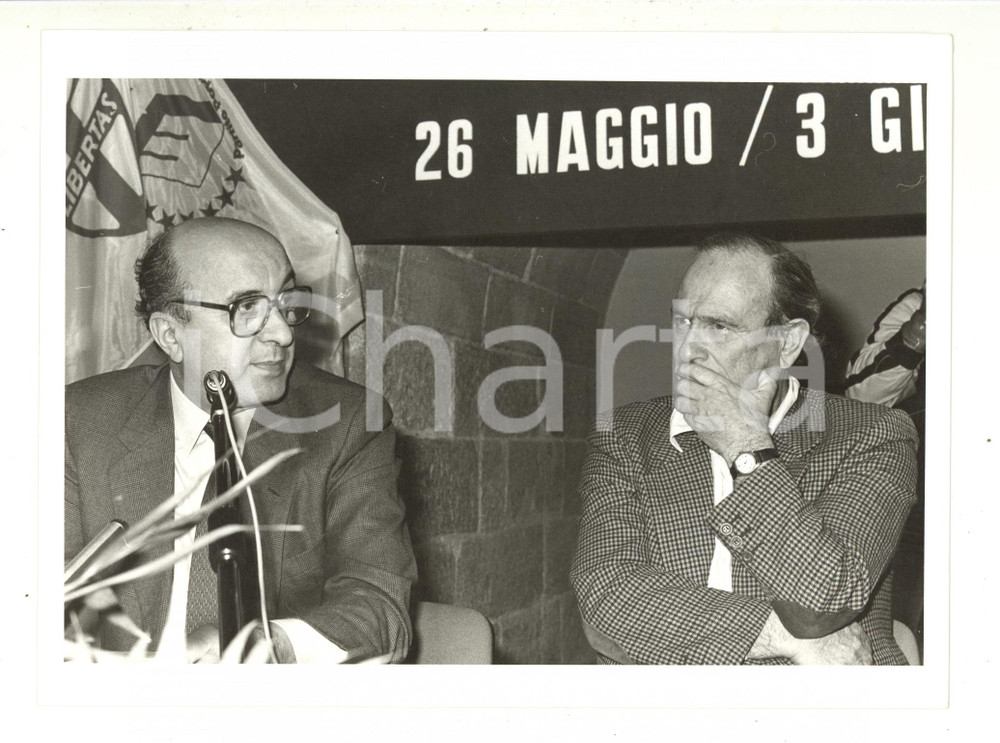 Fotografia d epoca originale 1984 MILANO Castello Sforzesco  Ciriaco DE MITA Giorgio BOCCA a un convegno DC 1