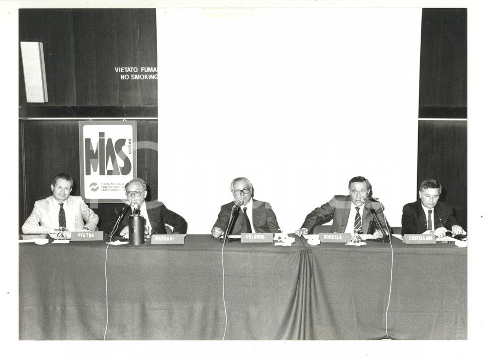 Fotografia d epoca originale 1986 FIERA MILANO MIAS estivo  Gino COLOMBO durante il convegno  Foto 24x18 1