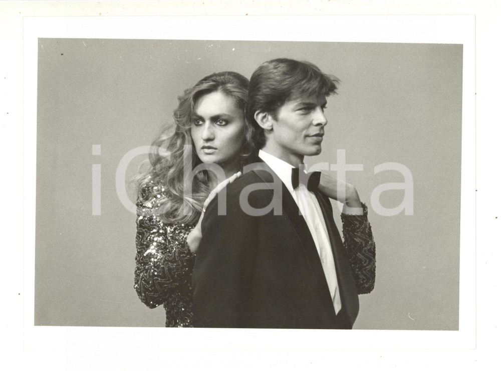 1990 ca COSTUME - Ritratto di Marina BREZZA con un modello (3) - Foto 24x18 cm