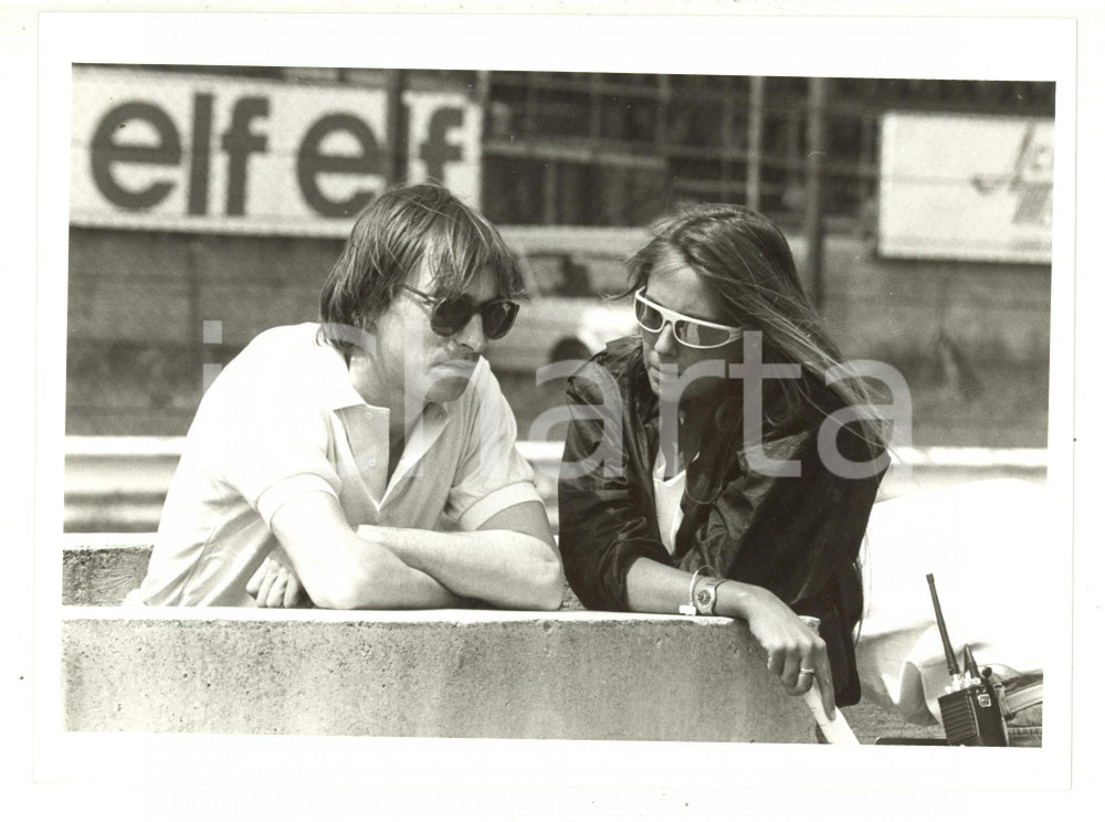 1985 ca MONZA Formula 1 - Giorgia FIORIO e Massimo SIGALA sul circuito (2) *Foto