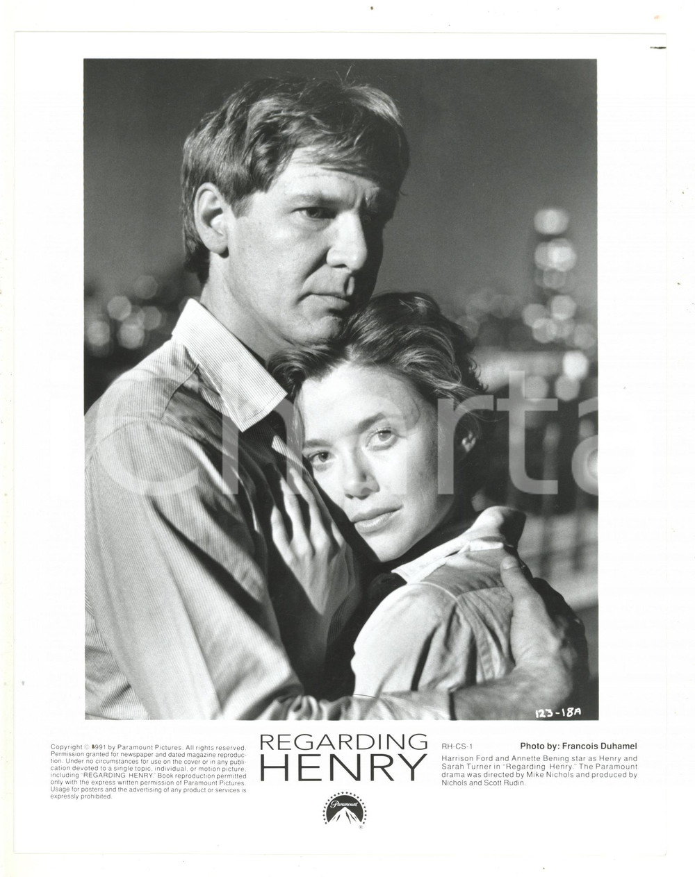 1991 CINEMA "Regarding Henry" Mike NICHOLS - Harrison FORD e Mikki ALLEN - Foto Stampa su carta fotografica, in forma di manifestino. CONDIZIONI: GFORMATO: 21x26 cm     originale e autentica 1