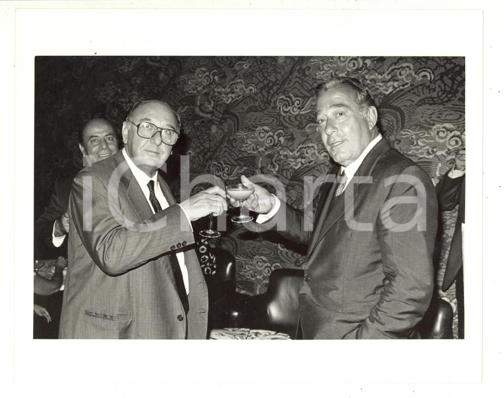 1987 VENEZIA Mostra del Cinema - Brindisi tra Biagio AGNES e Giuseppe ROSSINI