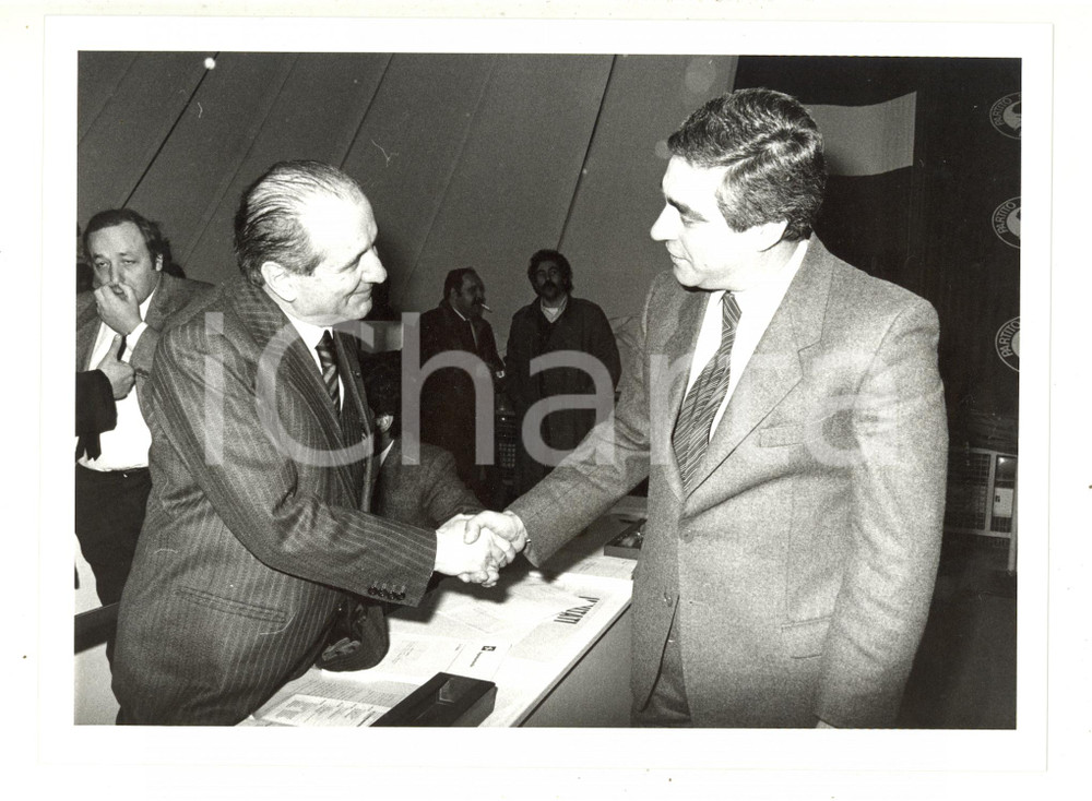 Fotografia d epoca originale 1985 MILANO POLITICA PSI  Agostino MARIANETTI e Luigi LUCCHINI a un convegno 1