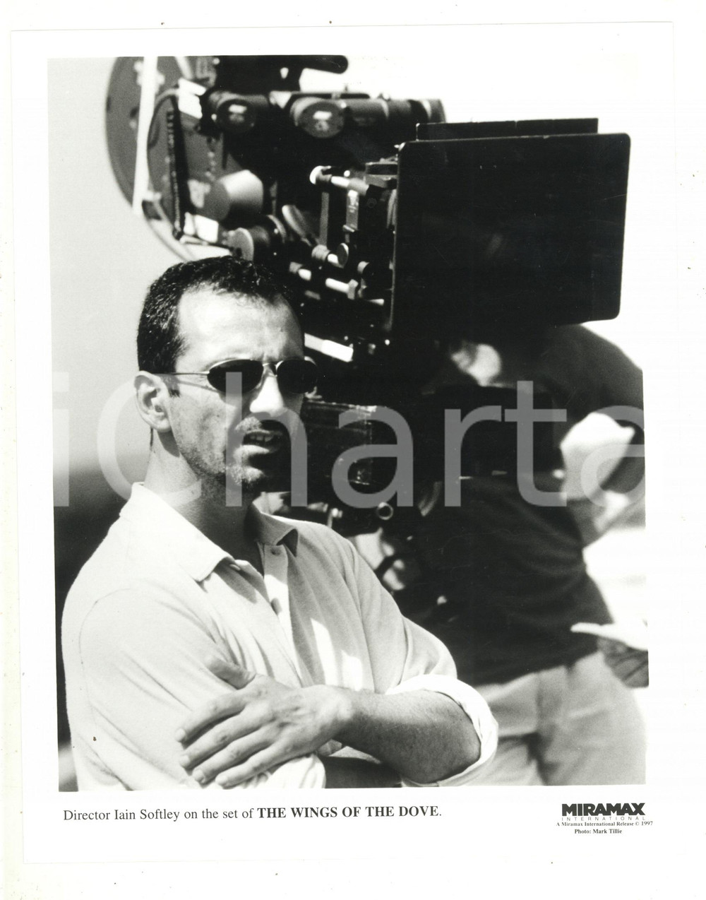 Fotografia d epoca originale 1997 CINEMA The Wings of the Dove  Il regista Iain SOFTLEY  Foto 21x26 cm 1