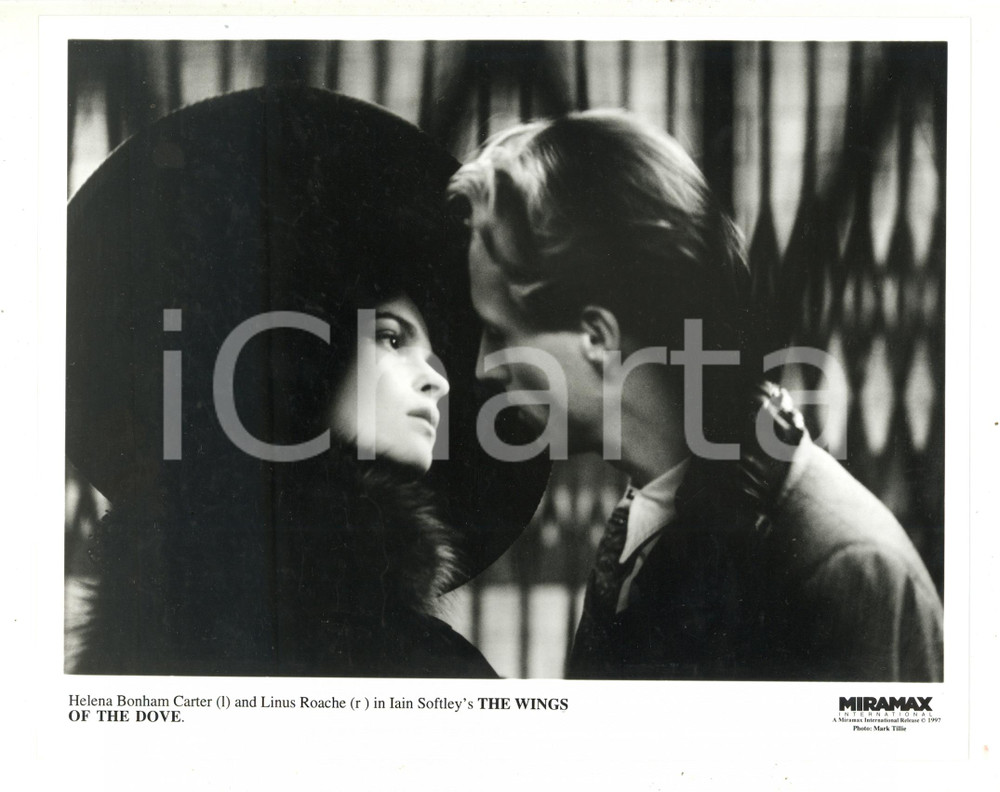 1997 CINEMA "The Wings of the Dove" Helena BONHAM CARTER e Linus ROACHE (3)