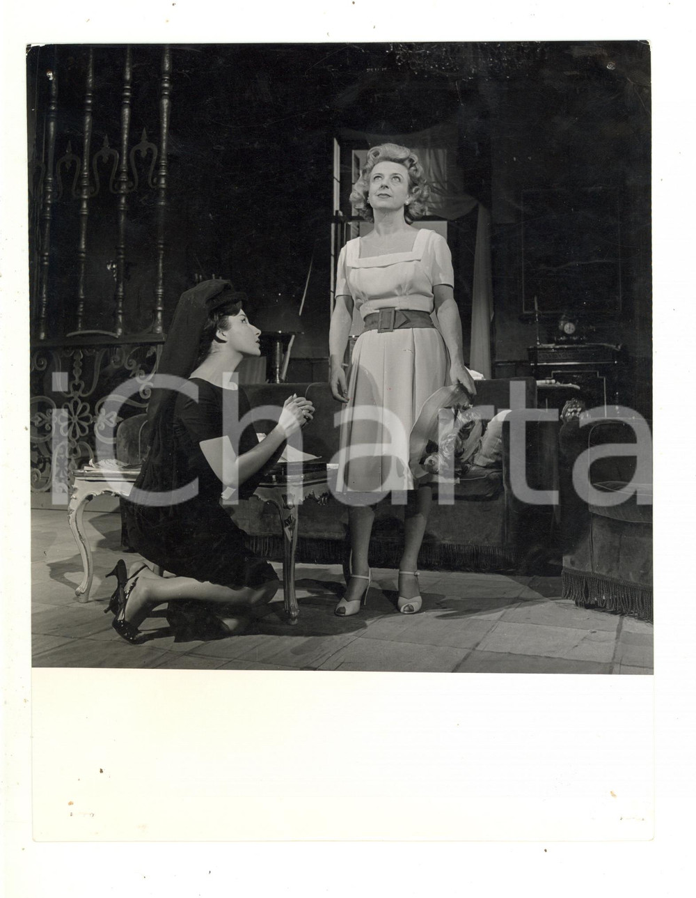 Fotografia d epoca originale 1960 TEATRO Compagnia Luigi Squarzina  Laura ADANI Paola DAPINO ne Il benessere 1