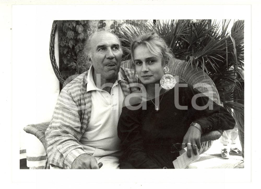1985 ca FRANCIA COSTUME - Michel PICCOLI con Sandrine BONNAIRE (1) - Foto 24x18