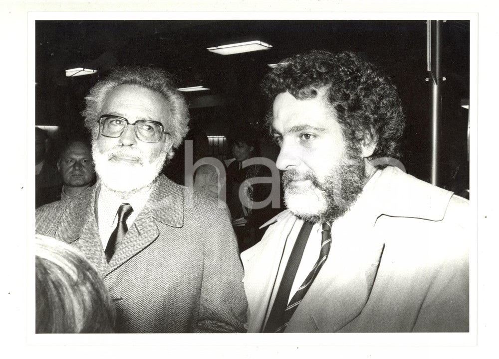 1985 ca MILANO - I giornalisti Eugenio SCALFARI e Claudio RINALDI - Foto 24x18