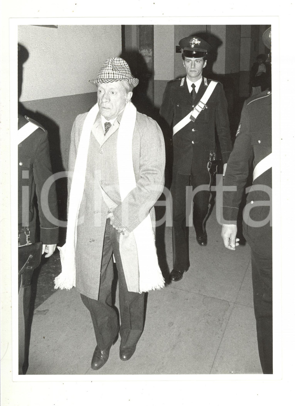1985 TRIBUNALE DI MILANO Processo "Scandalo petroli" *Bruno MUSSELLI (1) Fotografia di agenzia.La fotografia &egrave; stata scattata in occasione del processo di primo grado che vide imputato Bruno Musselli, celebrato a Milano nel novembre 1985.CONDIZIONI: GFORMATO: 18x24 cm  originale e autentica 1
