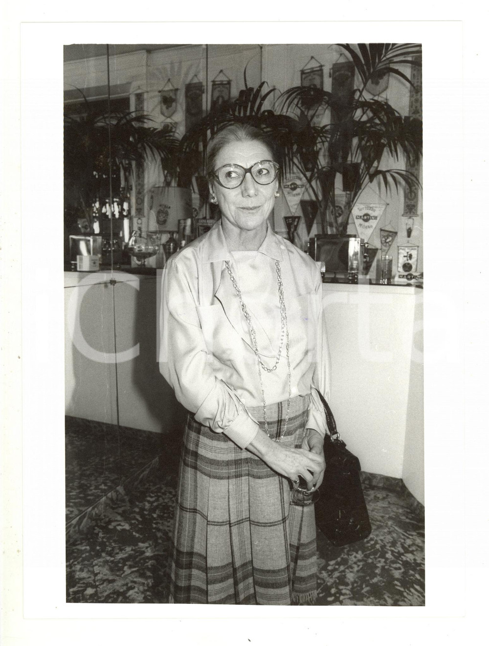 1985 ca MILANO Terrazza Martini - Ritratto di Mimma MONDADORI (2) - Foto