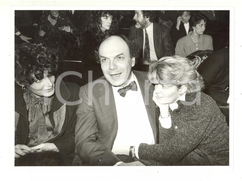 1985 ca MILANO Leonardo MONDADORI con la moglie Katherine PRICE (1) - Foto 24x18
