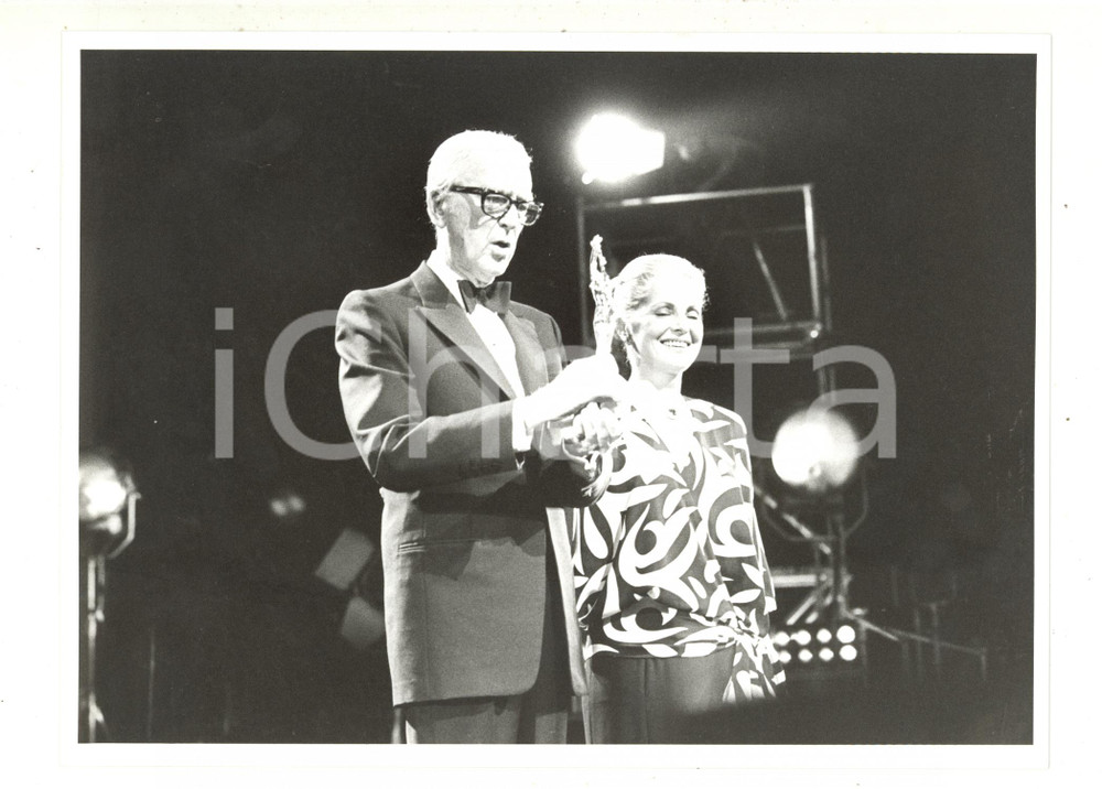 1985 CANNES Festival del Cinema - Virna LISI premia James STEWART *Foto 24x18 cm