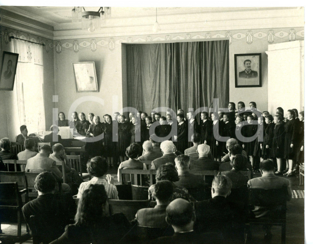 Fotografia d epoca originale 1955 ca KIEV URSS Lezione di canto in una scuola elementare Foto 17x13 cm 1