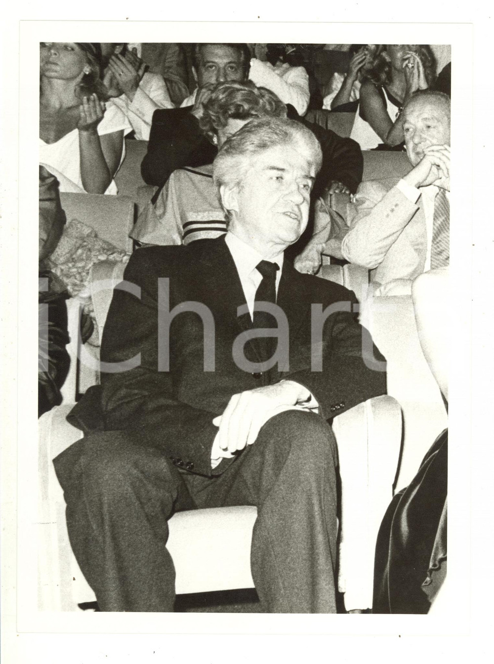 1984 VENEZIA Mostra del Cinema - Alain RESNAIS durante una proiezione - Foto