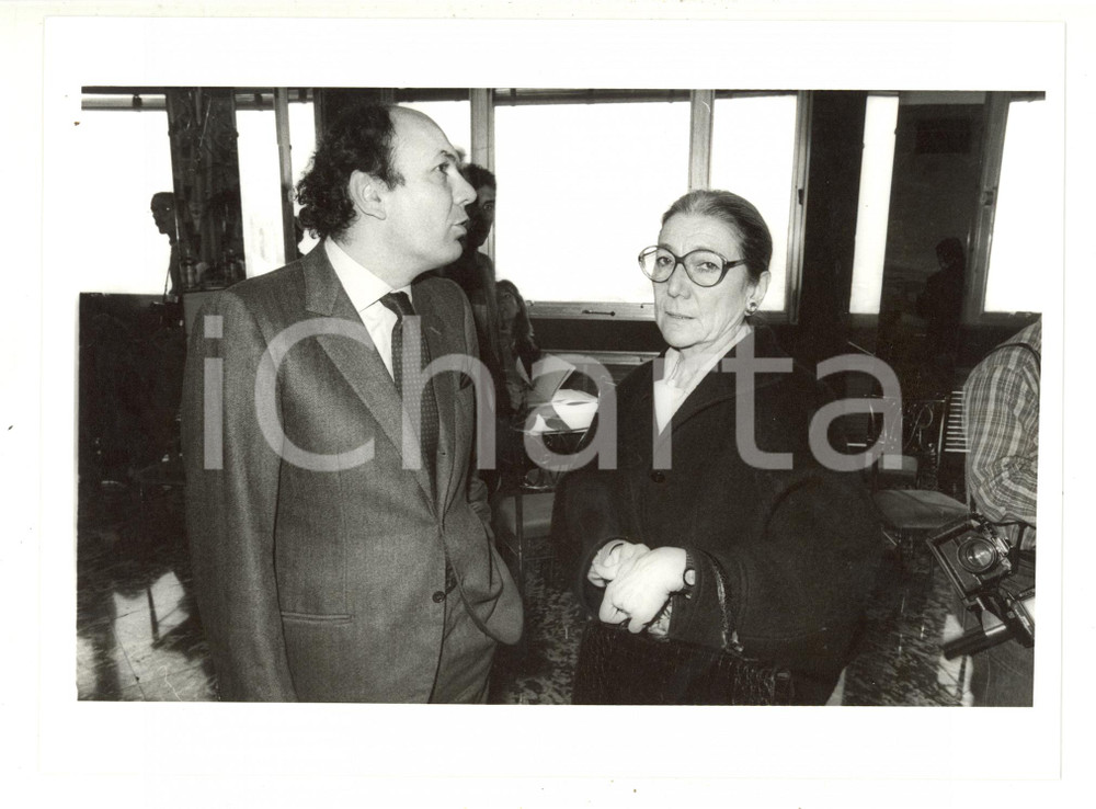 1985 ca MILANO Terrazza Martini - Leonardo e Mimma MONDADORI (2) - Foto 24x18 cm