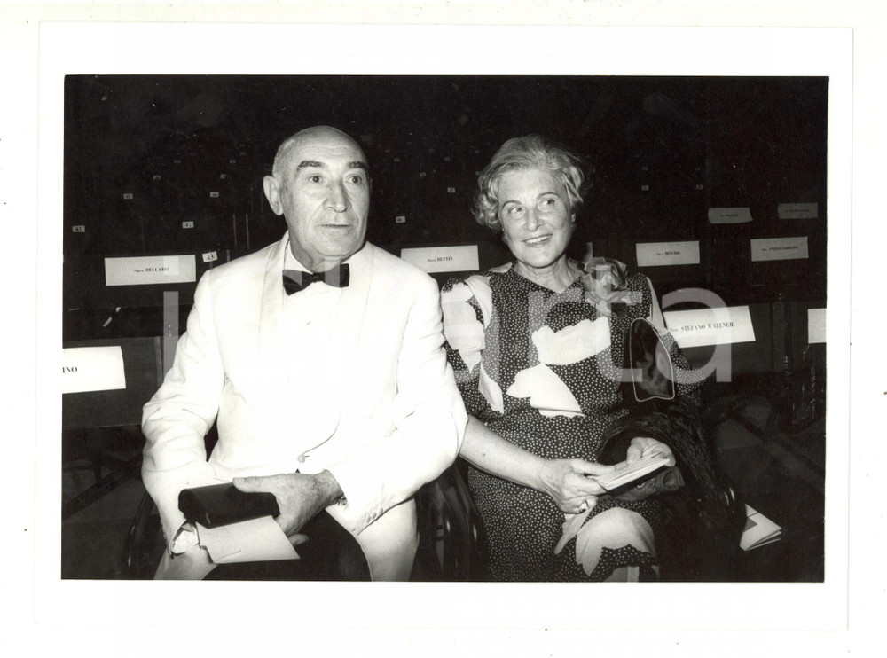 1985 ca COSTUME - Il generale Umberto CAPPUZZO con la moglie Evelina DE LILLIS